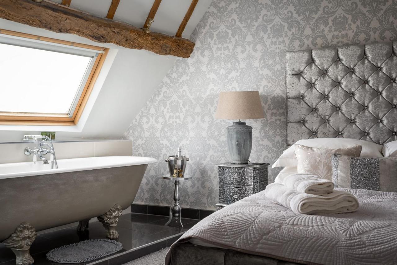 The Loft: Unique, Romantic, Grade II Listed, Dog Friendly Stow-on-the-Wold Exterior photo