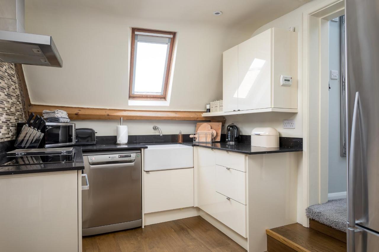 The Loft: Unique, Romantic, Grade II Listed, Dog Friendly Stow-on-the-Wold Exterior photo