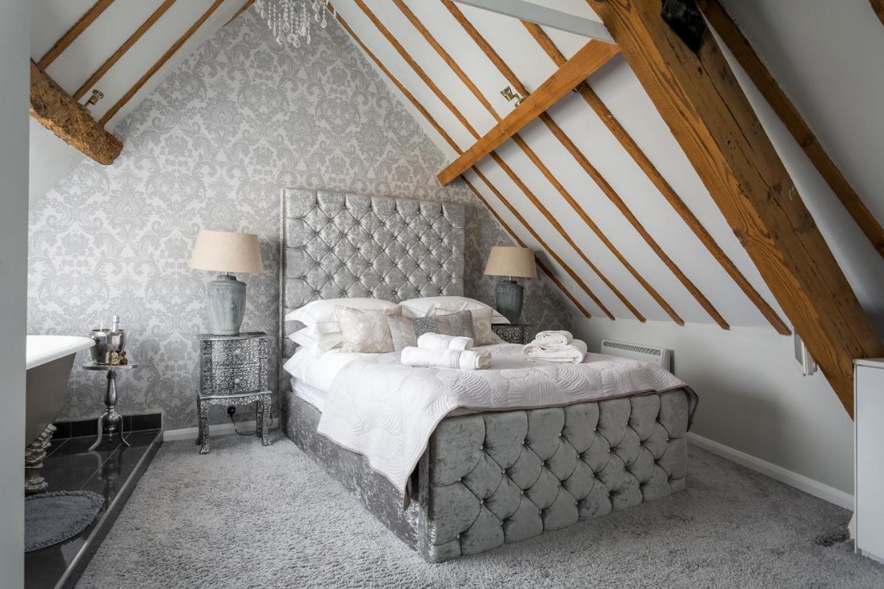 The Loft: Unique, Romantic, Grade II Listed, Dog Friendly Stow-on-the-Wold Exterior photo